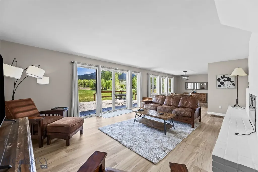 32 Strong Lane Livingston MT 59047