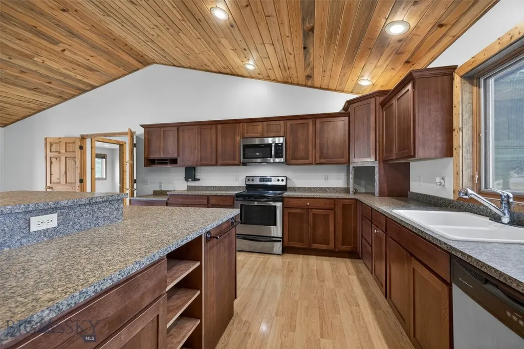 5 Killdeer Court Ennis MT 59729