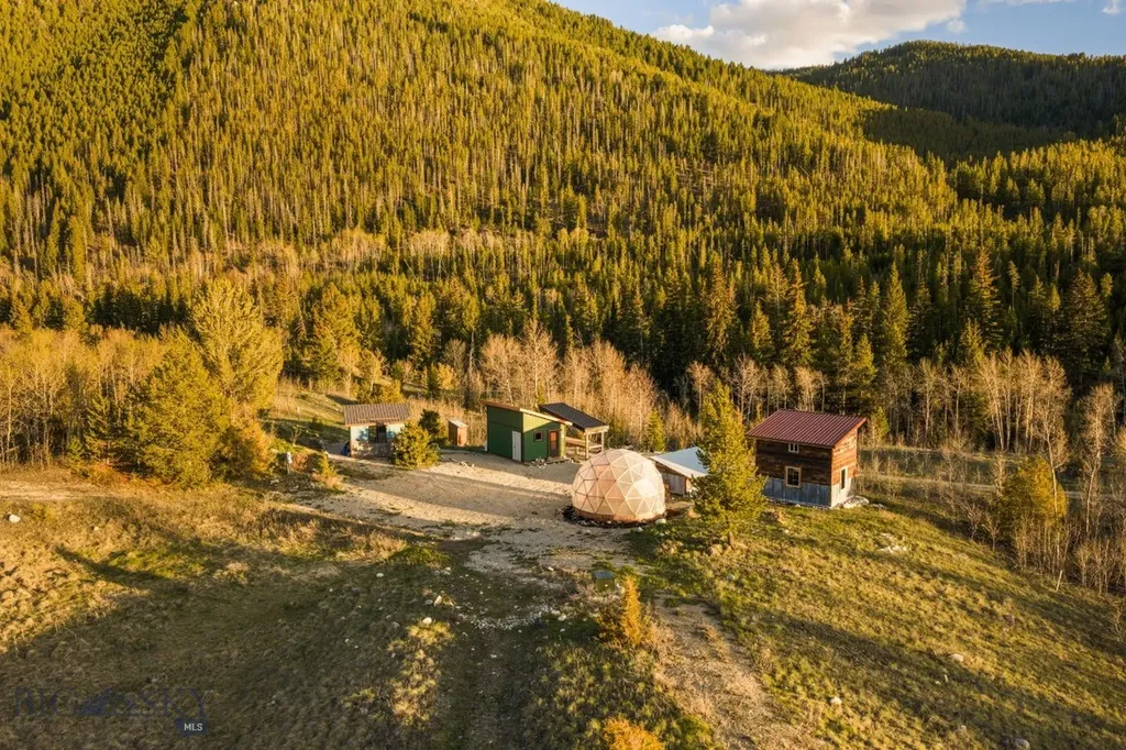 1470 Lime Spur Rd & 44 Two Meadows Drive Anaconda MT 59711