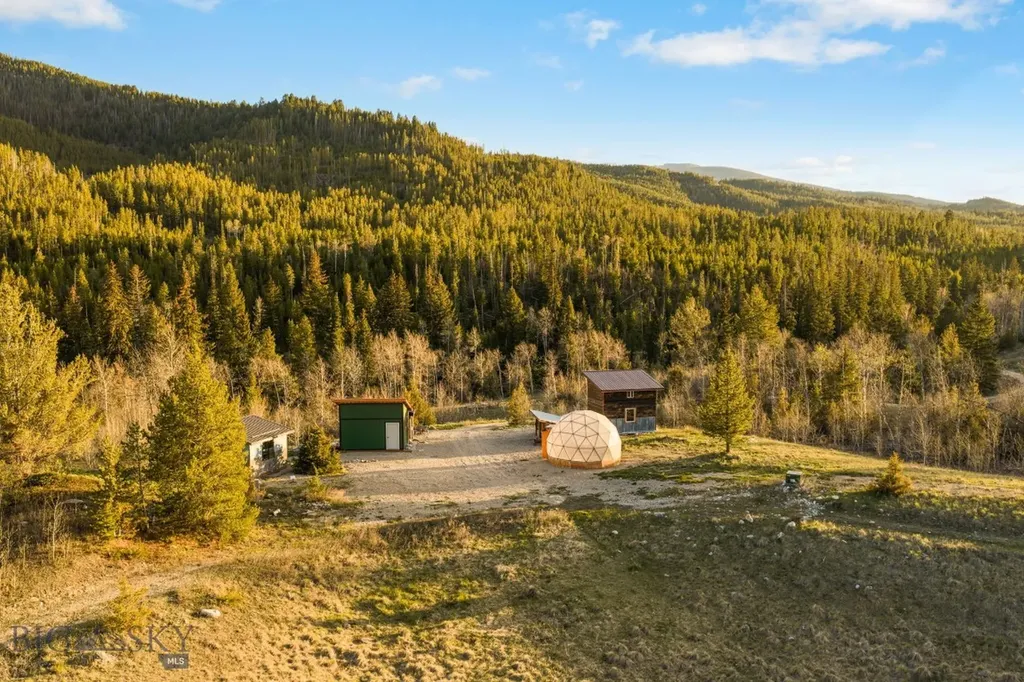 1470 Lime Spur Rd & 44 Two Meadows Drive Anaconda MT 59711
