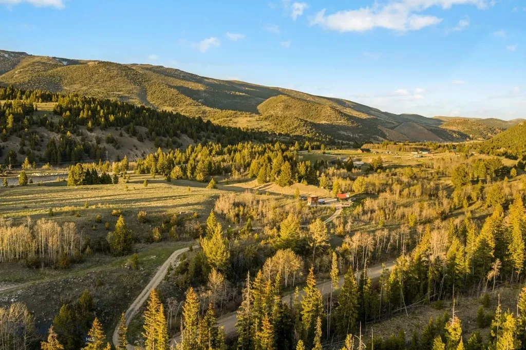 1470 Lime Spur Rd & 44 Two Meadows Drive Anaconda MT 59711