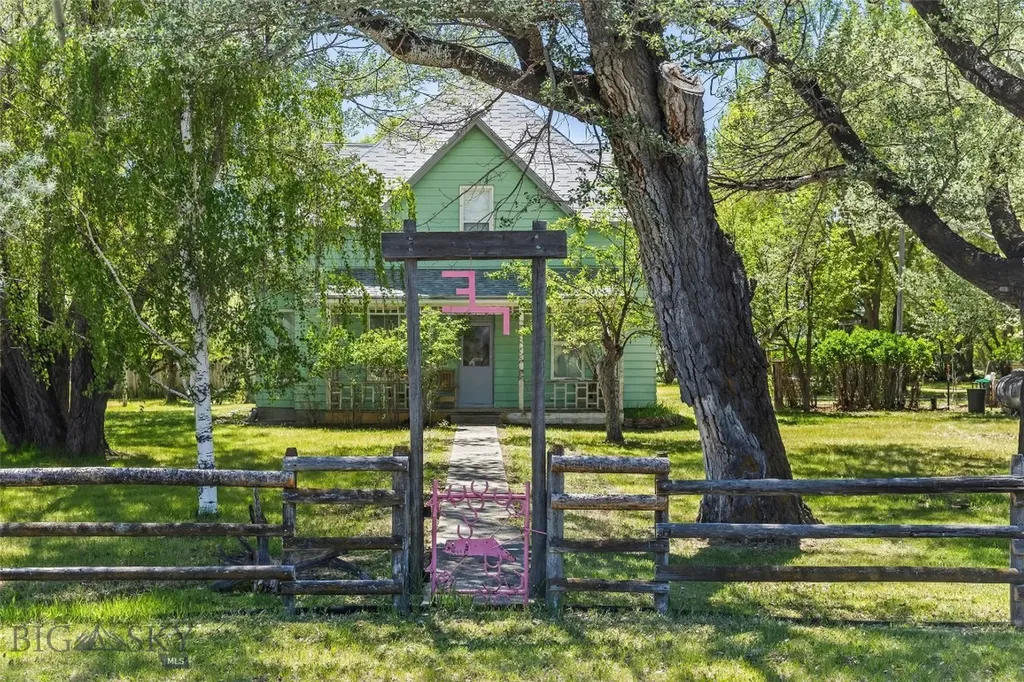 156 Parrot Castle Whitehall MT 59759