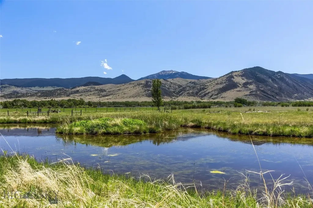 156 Parrot Castle Whitehall MT 59759