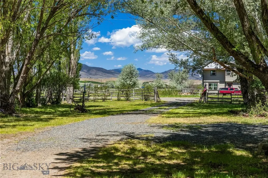 156 Parrot Castle Whitehall MT 59759