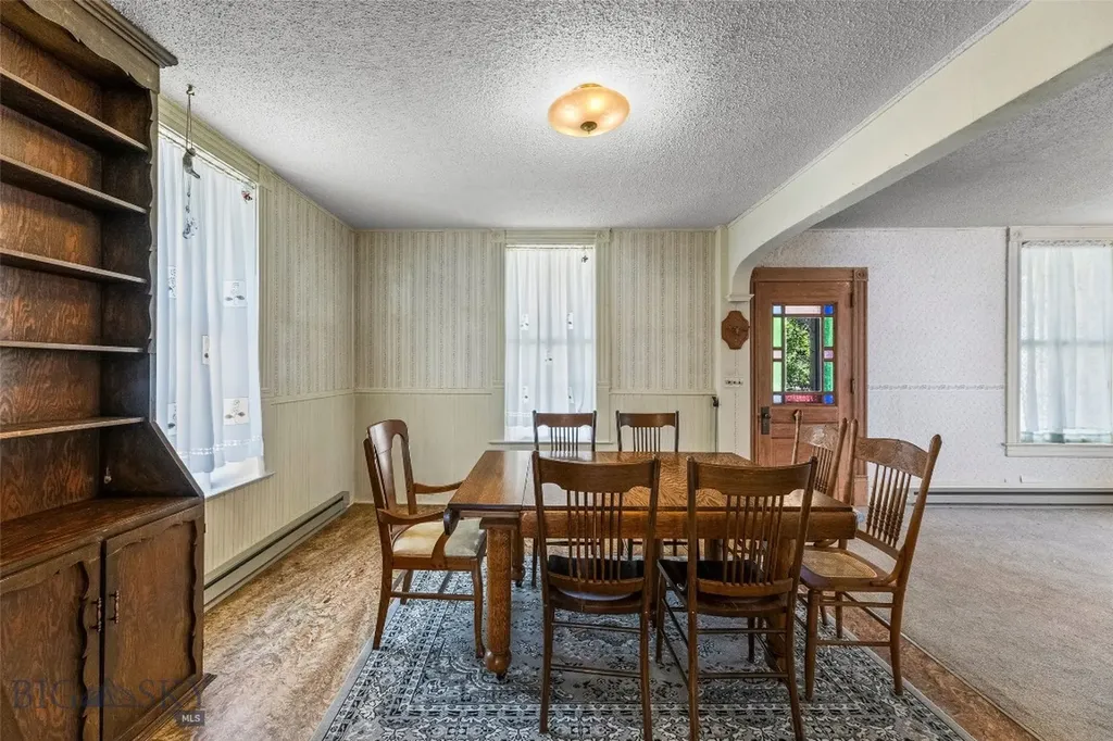 156 Parrot Castle Whitehall MT 59759
