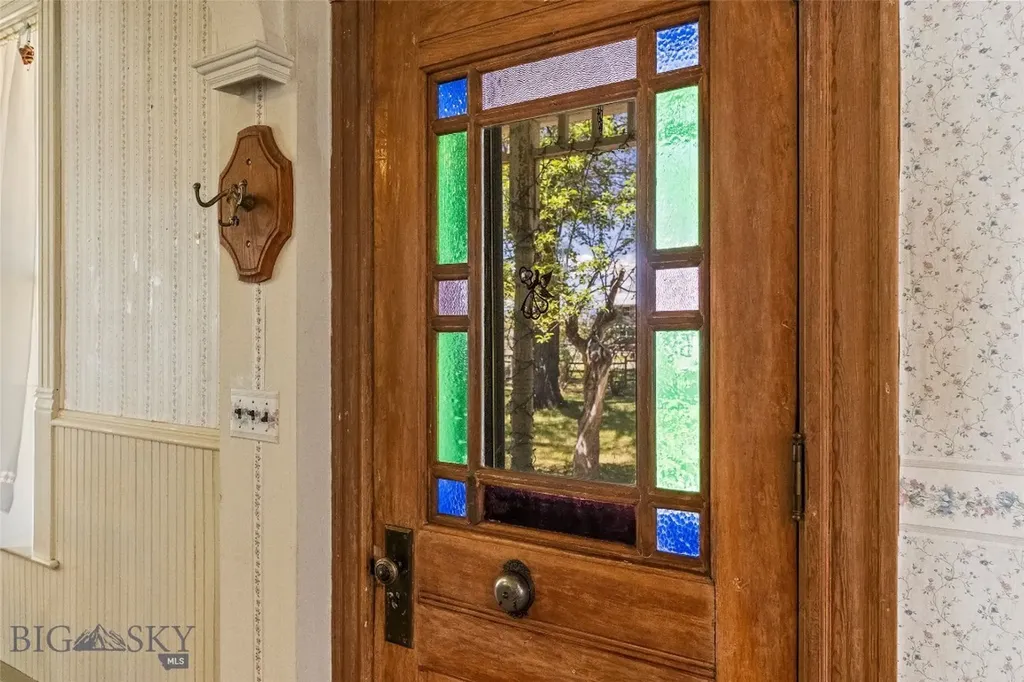 156 Parrot Castle Whitehall MT 59759