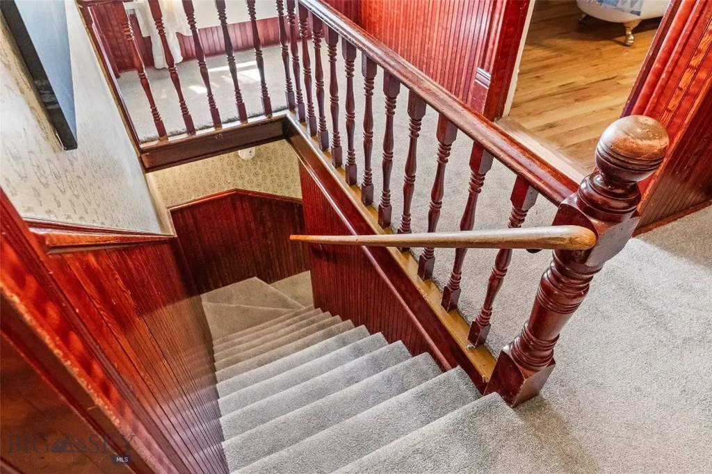 156 Parrot Castle Whitehall MT 59759