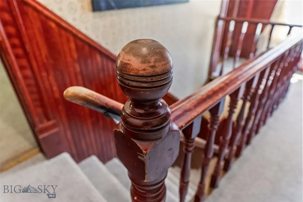 156 Parrot Castle Whitehall MT 59759