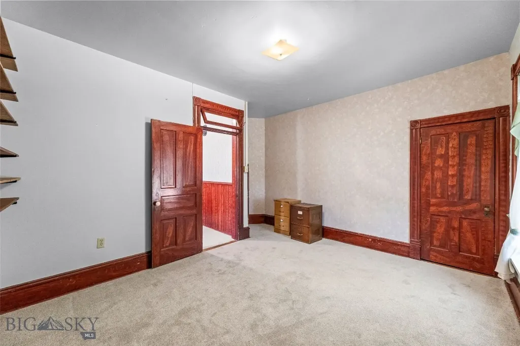 156 Parrot Castle Whitehall MT 59759