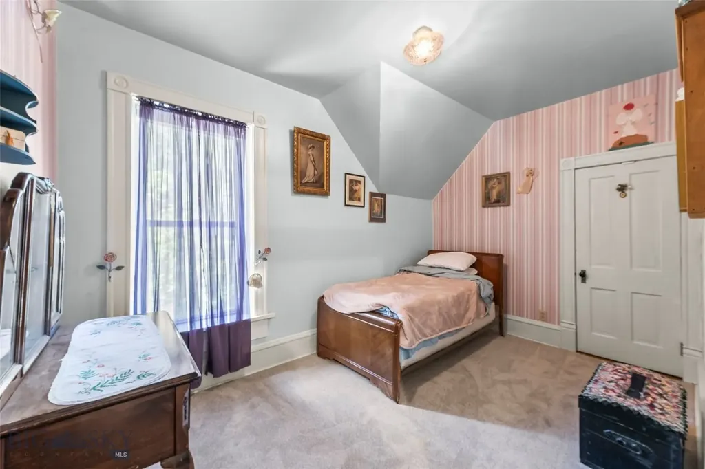 156 Parrot Castle Whitehall MT 59759