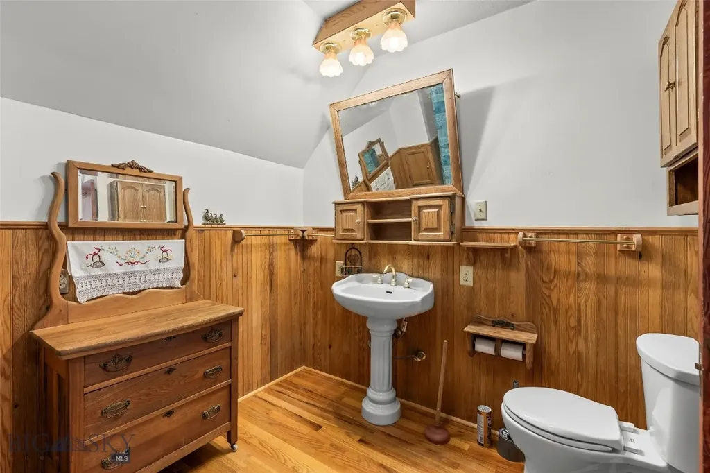 156 Parrot Castle Whitehall MT 59759