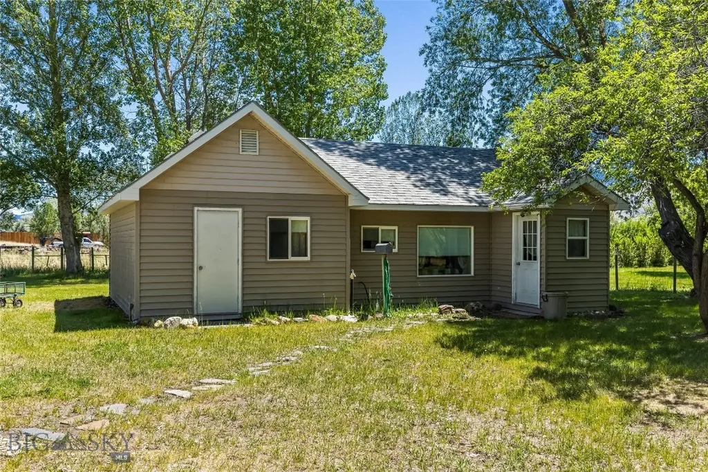 156 Parrot Castle Whitehall MT 59759