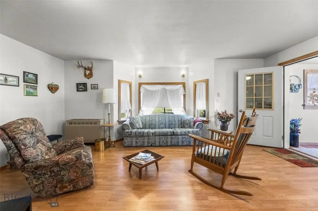 156 Parrot Castle Whitehall MT 59759