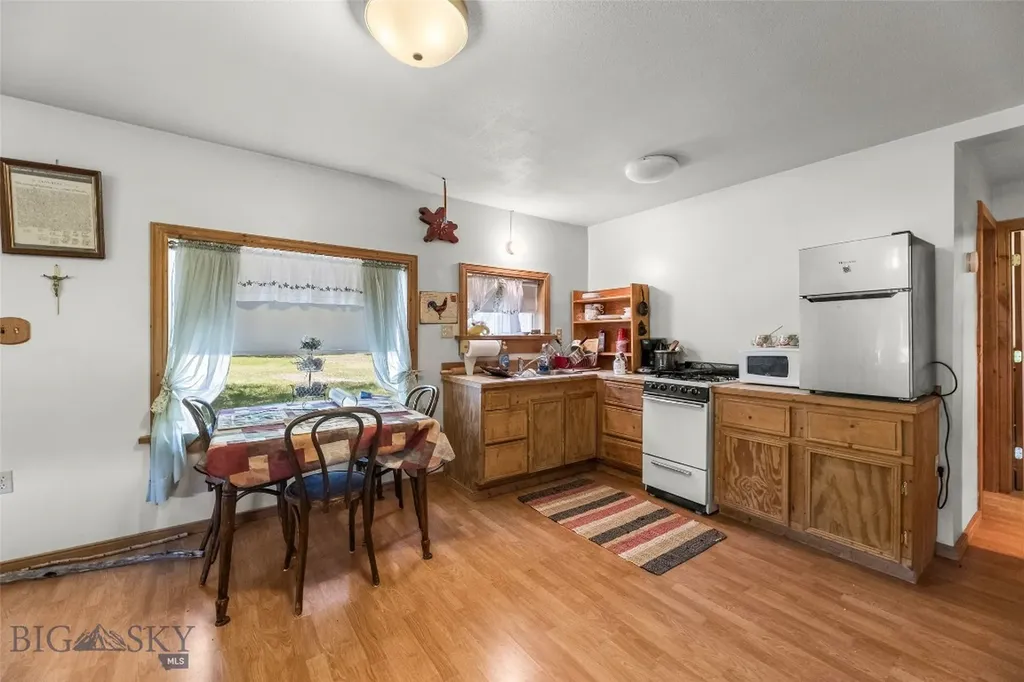 156 Parrot Castle Whitehall MT 59759