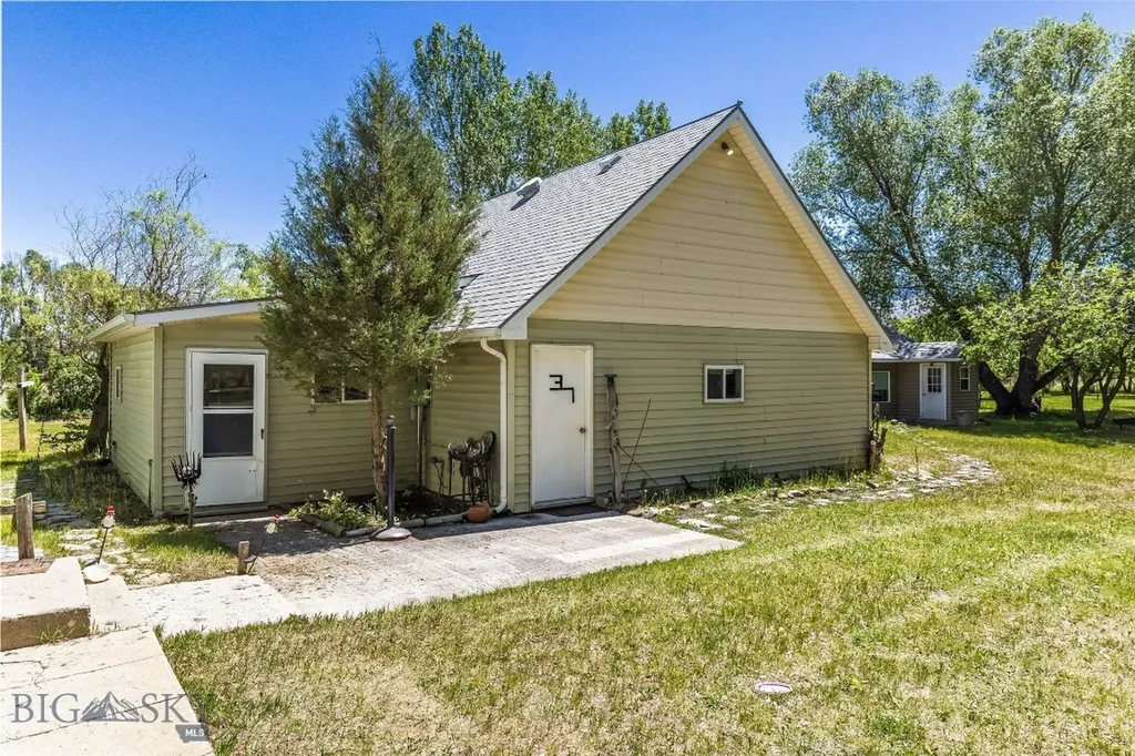 156 Parrot Castle Whitehall MT 59759