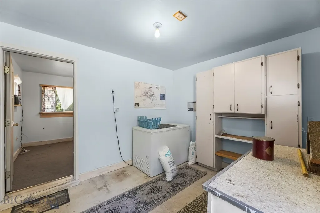 156 Parrot Castle Whitehall MT 59759