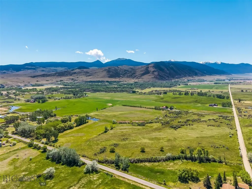 156 Parrot Castle Whitehall MT 59759