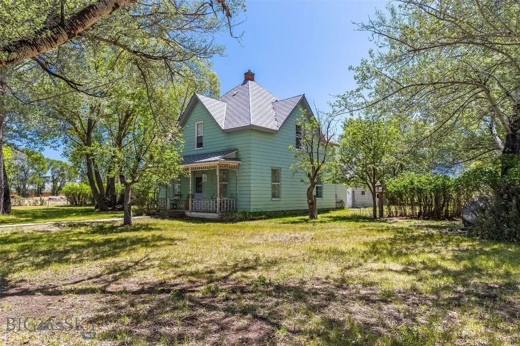 156 Parrot Castle Whitehall MT 59759