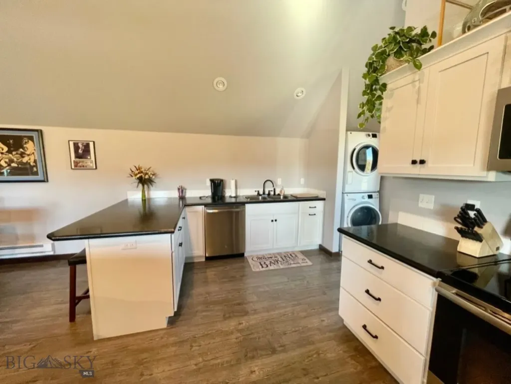 13502 Highway 41 Dillon MT 59725