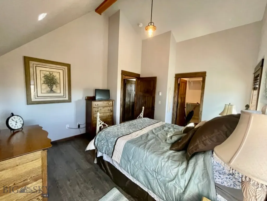 13502 Highway 41 Dillon MT 59725