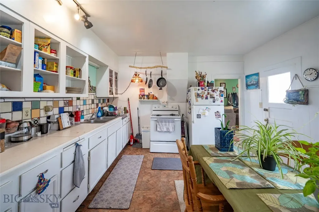 124 S M Street Livingston MT 59047