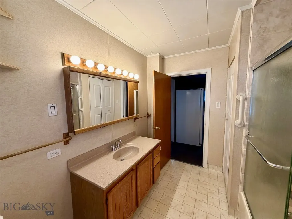 1953 S Warren Avenue Butte MT 59701