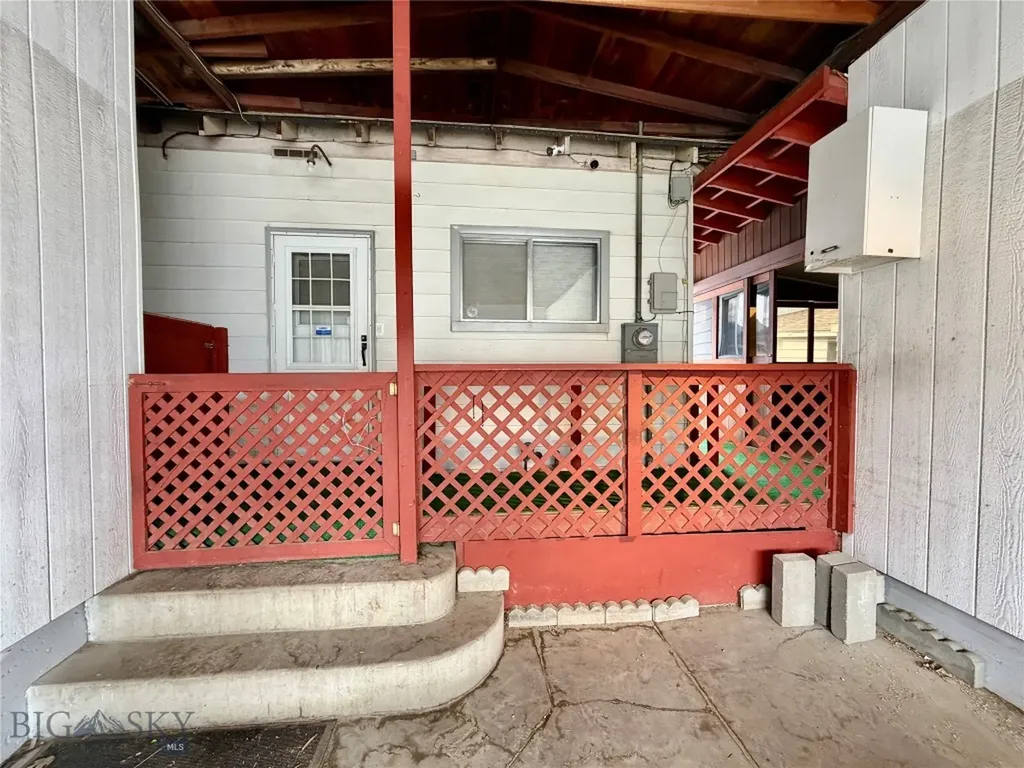 1953 S Warren Avenue Butte MT 59701