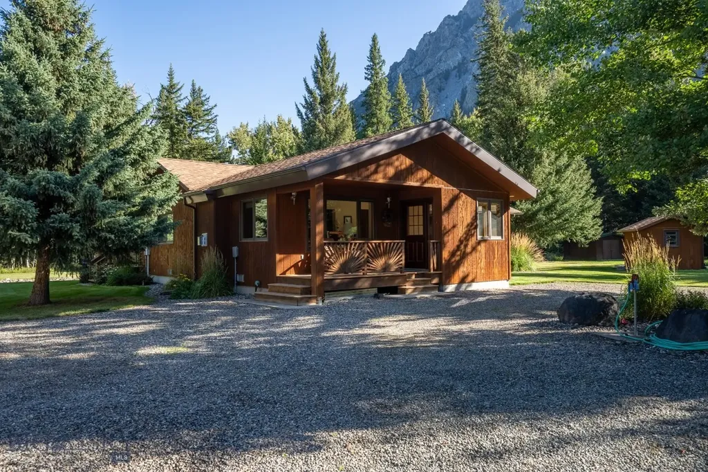 9 Moose Haven Loop Mcleod MT 59052
