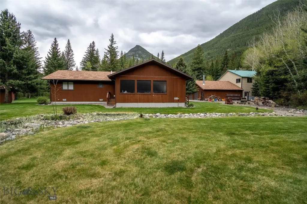 9 Moose Haven Loop Mcleod MT 59052