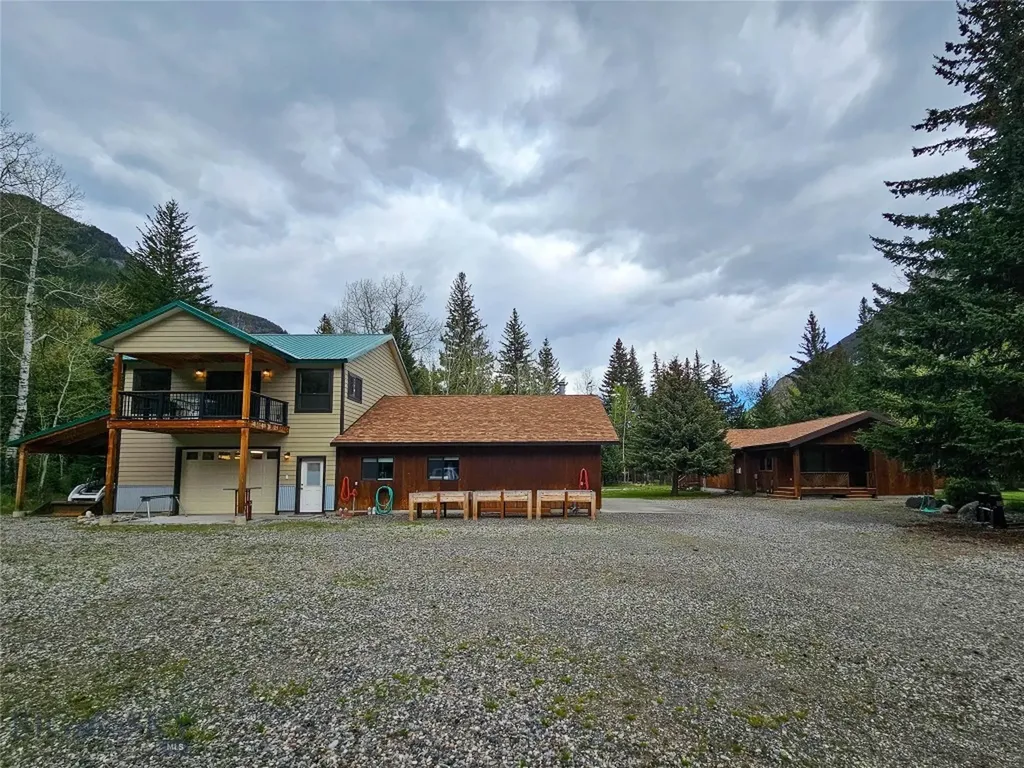 9 Moose Haven Loop Mcleod MT 59052
