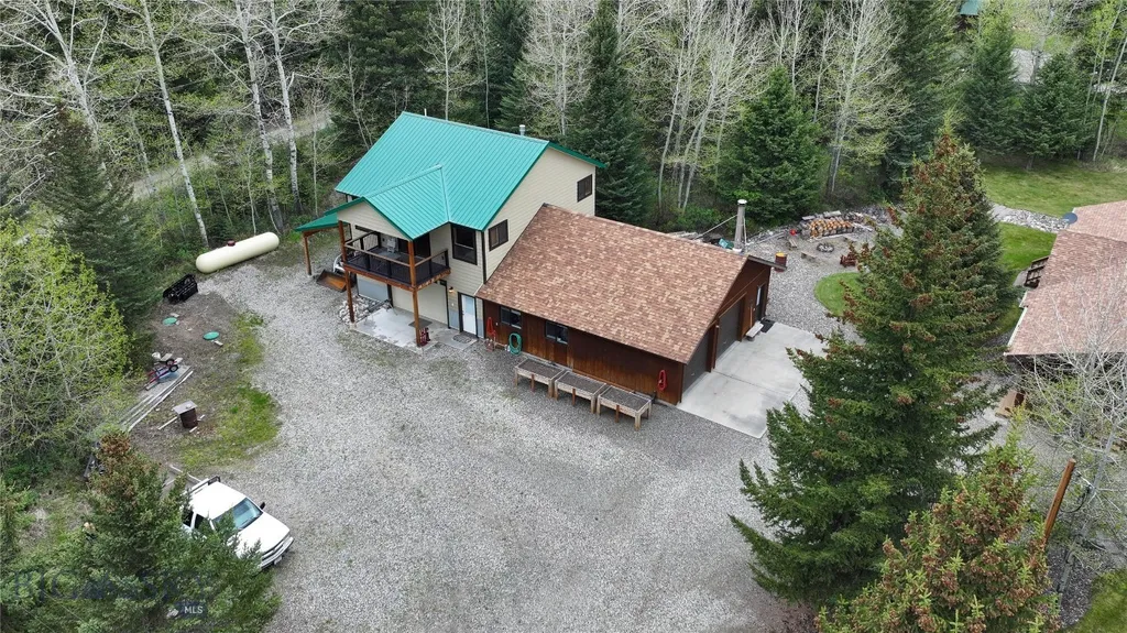 9 Moose Haven Loop Mcleod MT 59052