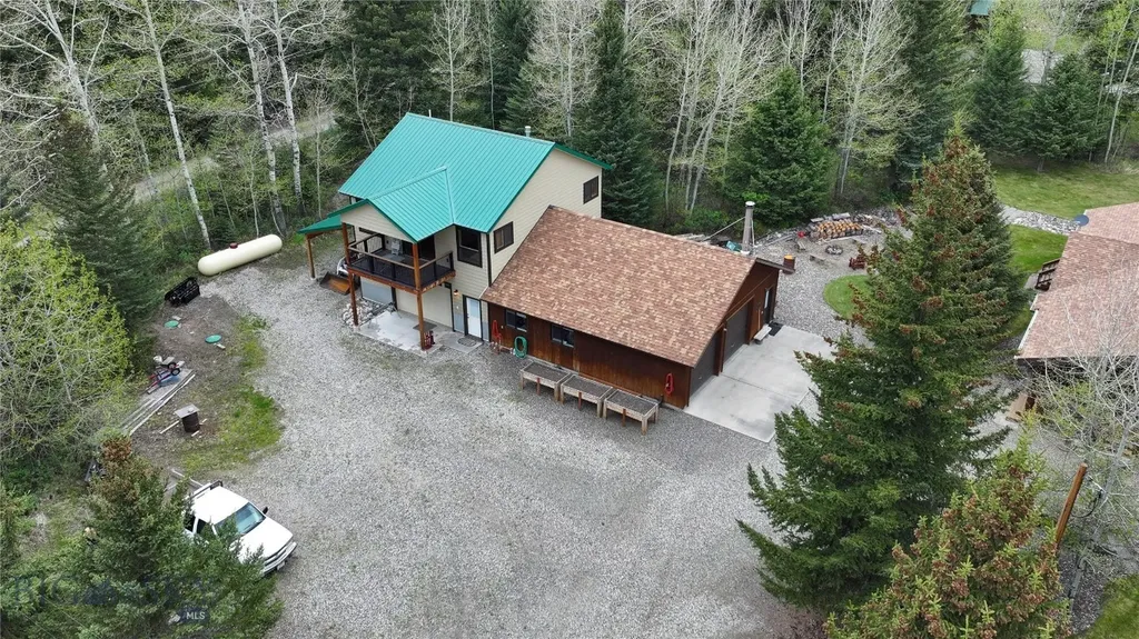 9 Moose Haven Loop Mcleod MT 59052