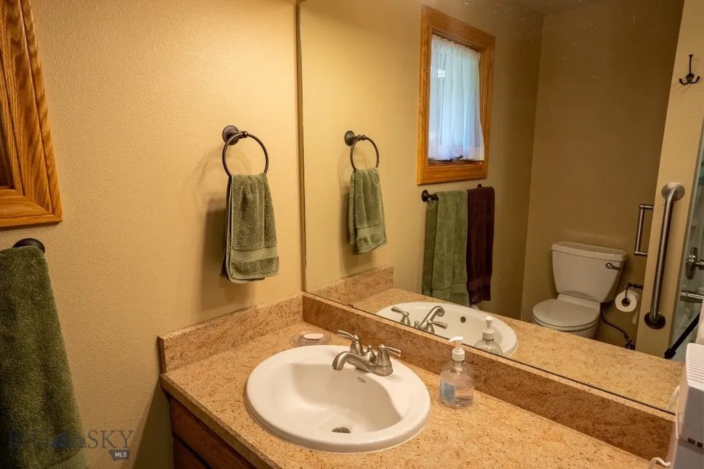 9 Moose Haven Loop Mcleod MT 59052