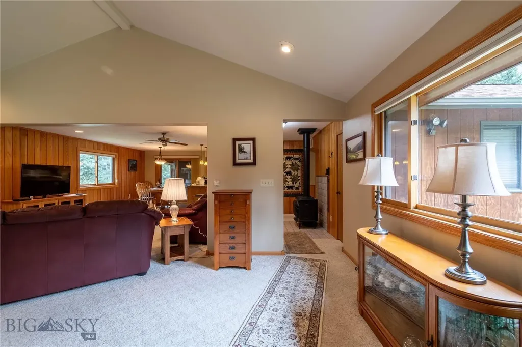 9 Moose Haven Loop Mcleod MT 59052