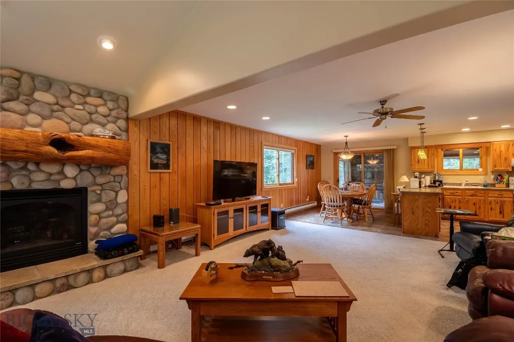 9 Moose Haven Loop Mcleod MT 59052