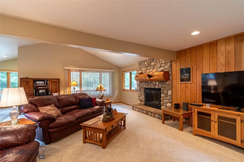 9 Moose Haven Loop Mcleod MT 59052