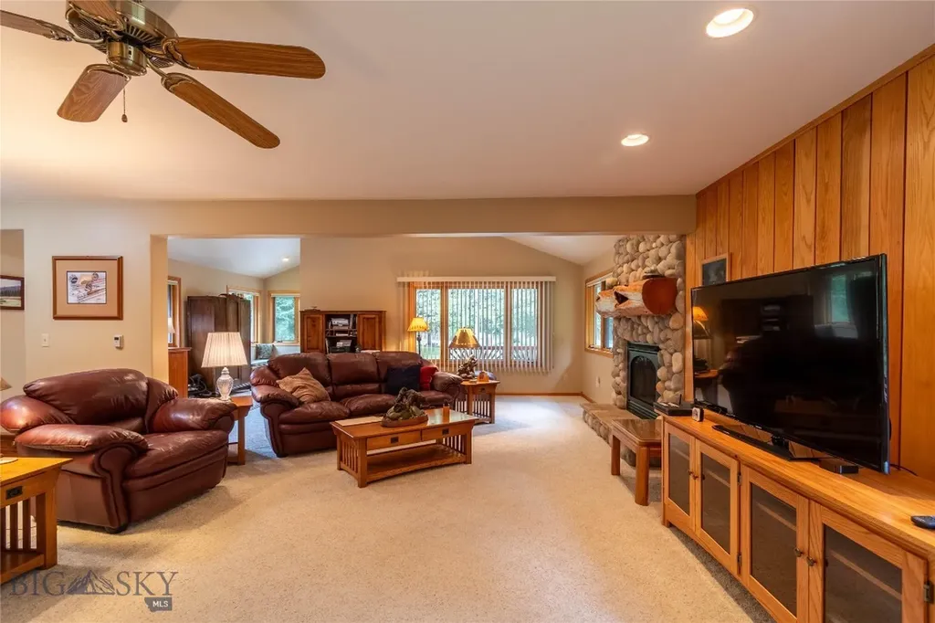 9 Moose Haven Loop Mcleod MT 59052