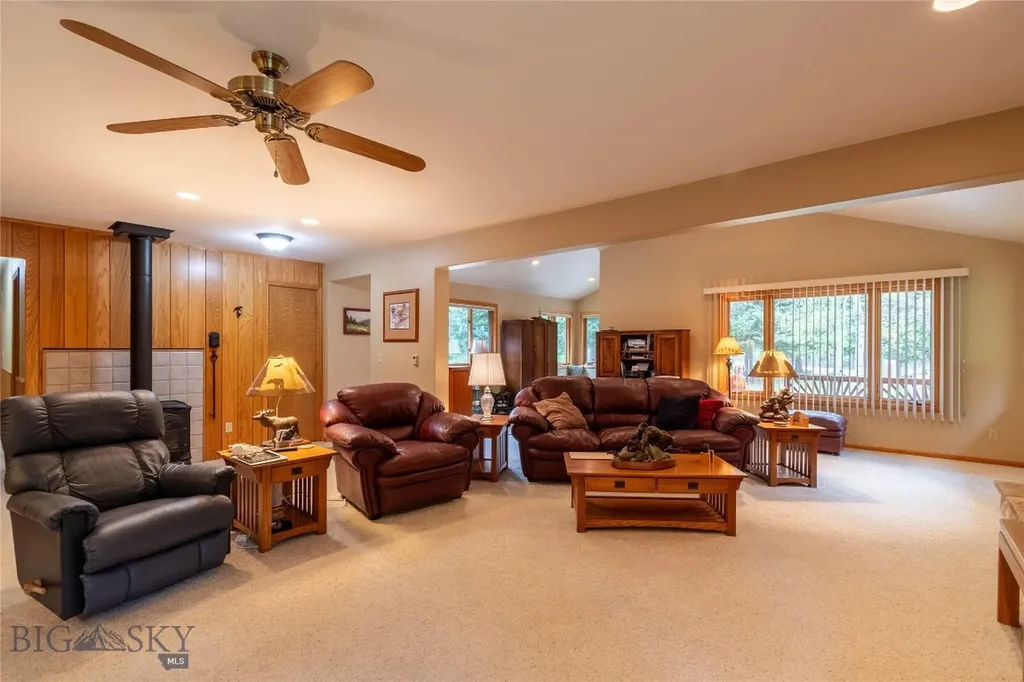 9 Moose Haven Loop Mcleod MT 59052