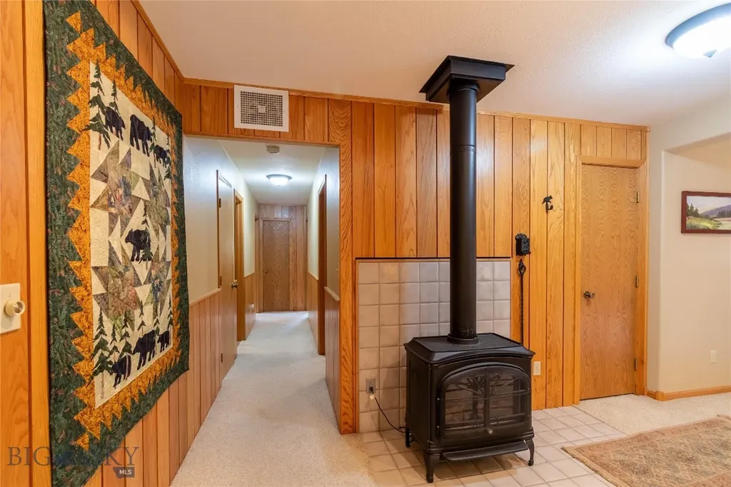 9 Moose Haven Loop Mcleod MT 59052
