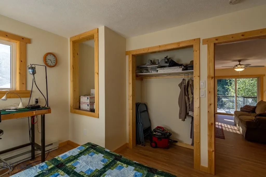 9 Moose Haven Loop Mcleod MT 59052
