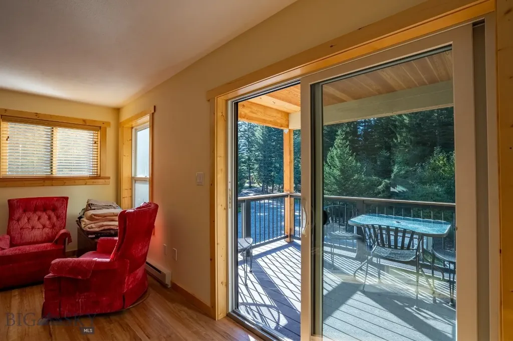 9 Moose Haven Loop Mcleod MT 59052