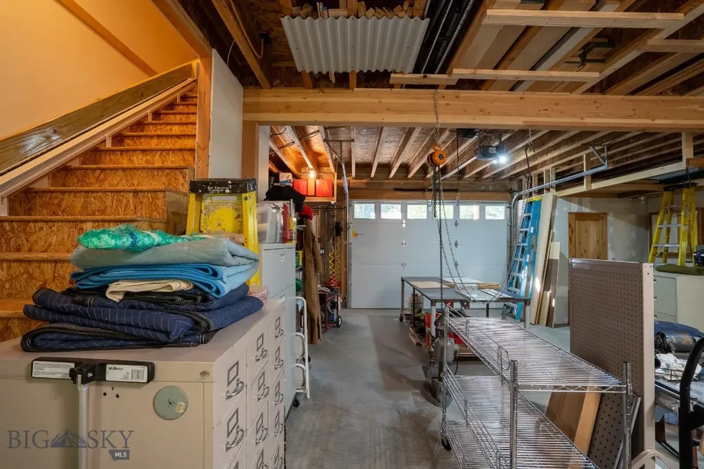 9 Moose Haven Loop Mcleod MT 59052