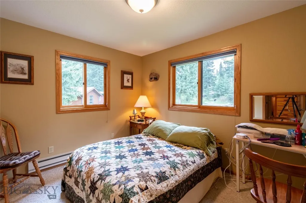 9 Moose Haven Loop Mcleod MT 59052