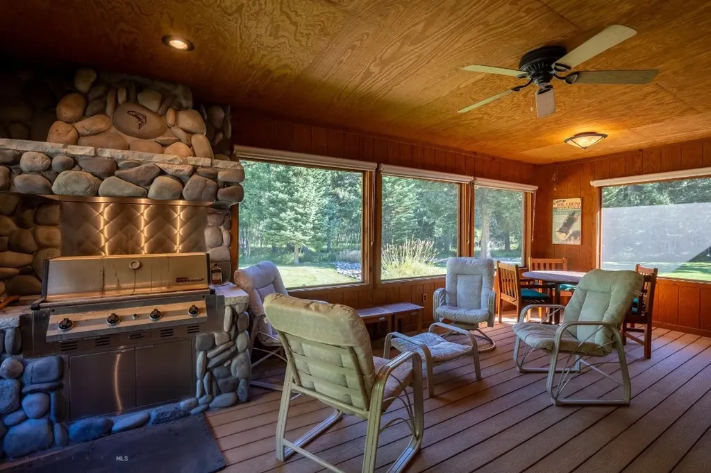9 Moose Haven Loop Mcleod MT 59052
