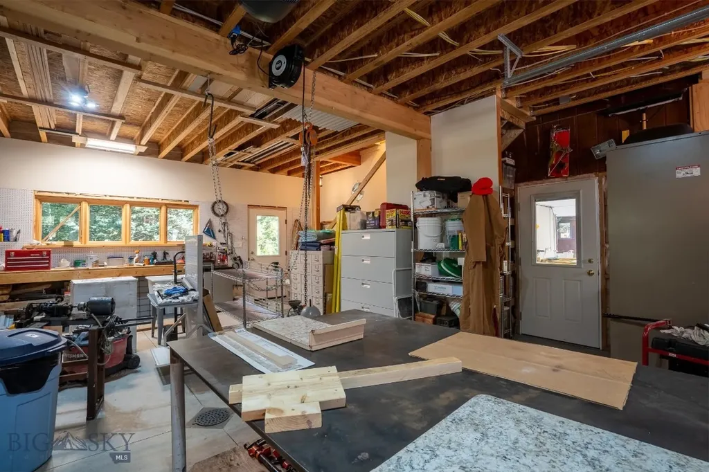 9 Moose Haven Loop Mcleod MT 59052