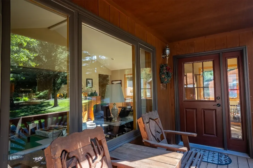 9 Moose Haven Loop Mcleod MT 59052