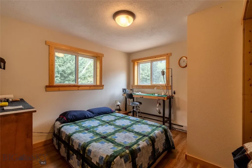 9 Moose Haven Loop Mcleod MT 59052