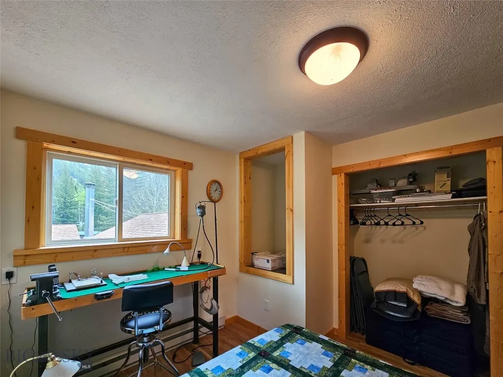 9 Moose Haven Loop Mcleod MT 59052