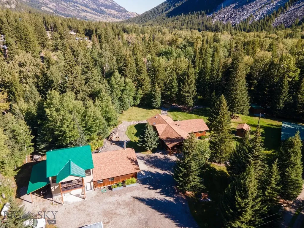 9 Moose Haven Loop Mcleod MT 59052