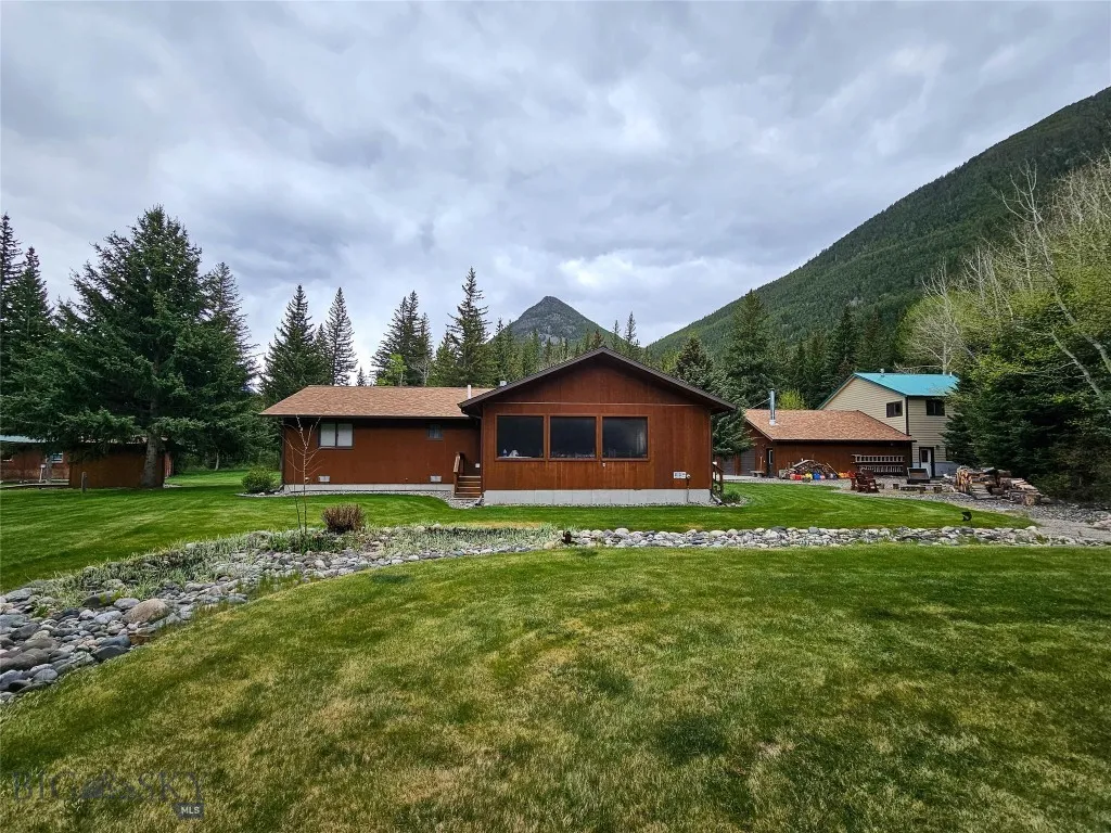 9 Moose Haven Loop Mcleod MT 59052